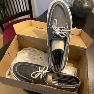 Men’s Sperry boat shoes.  Excellent condition.  Worn once.